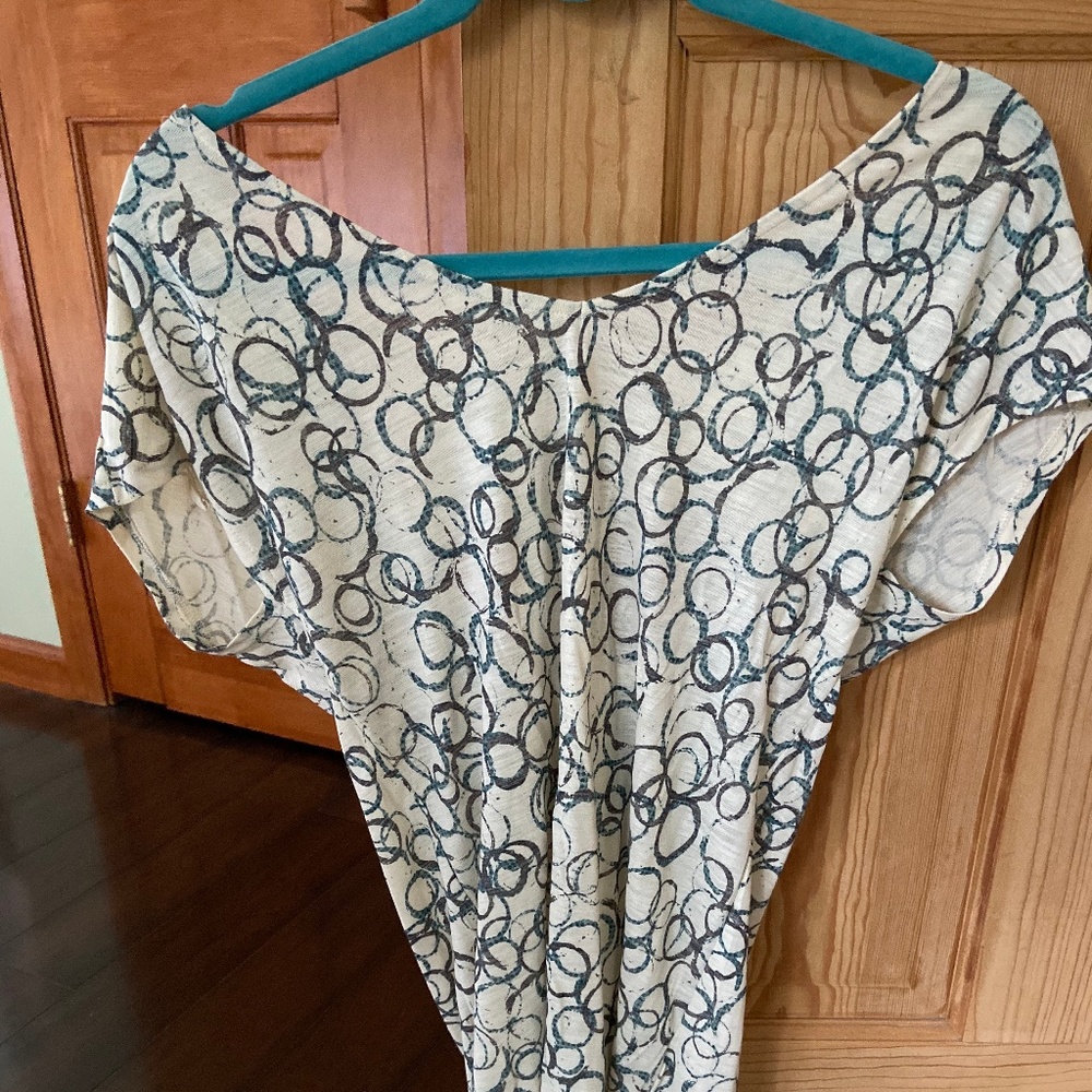 V neck top